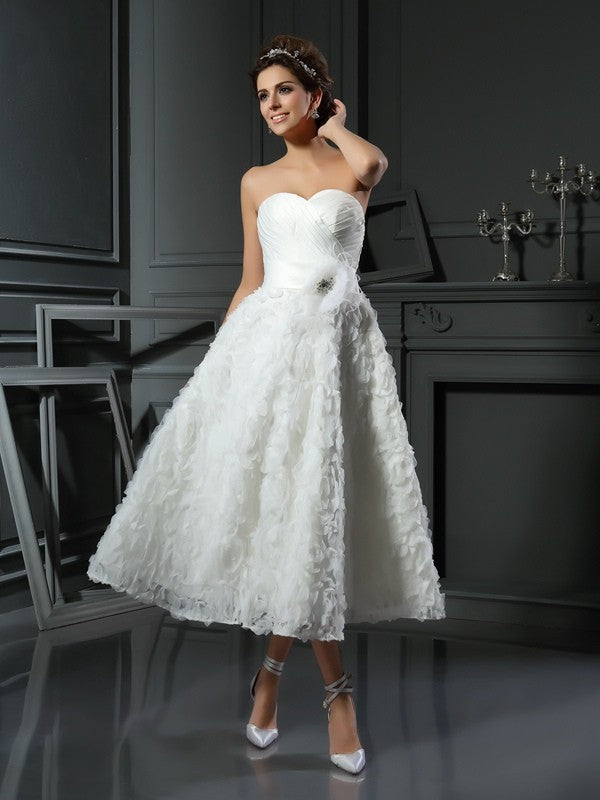 Wholesale A-Line/Princess Sweetheart Bowknot Sleeveless Short Lace Wedding Dresses