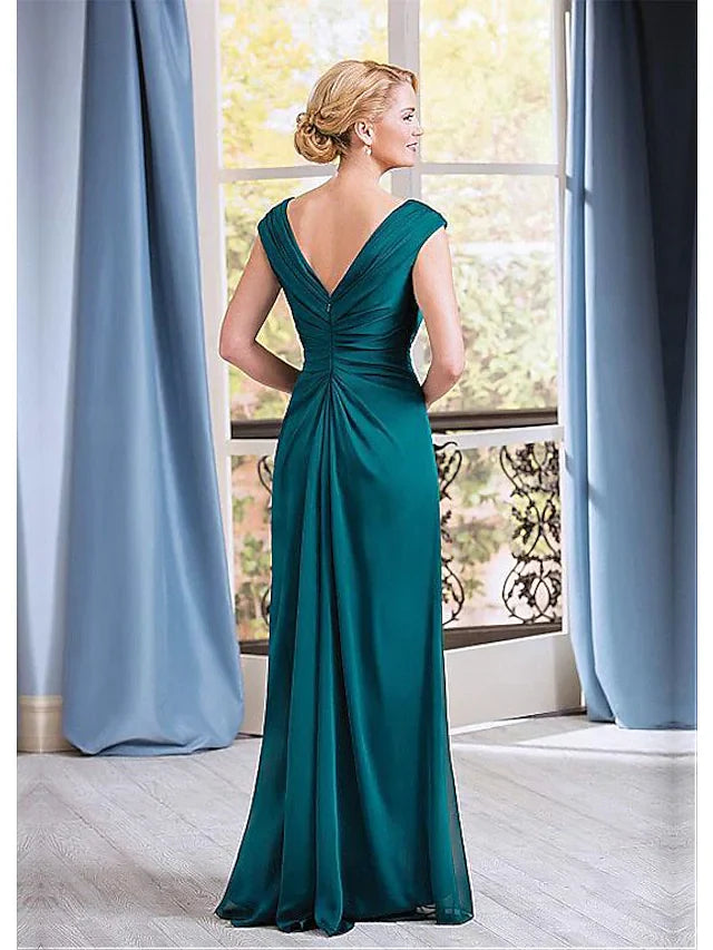 Wholesale A-Line Mother of the Bride Dress Elegant Plunging Neck Floor Length Chiffon Sleeveless with Ruching