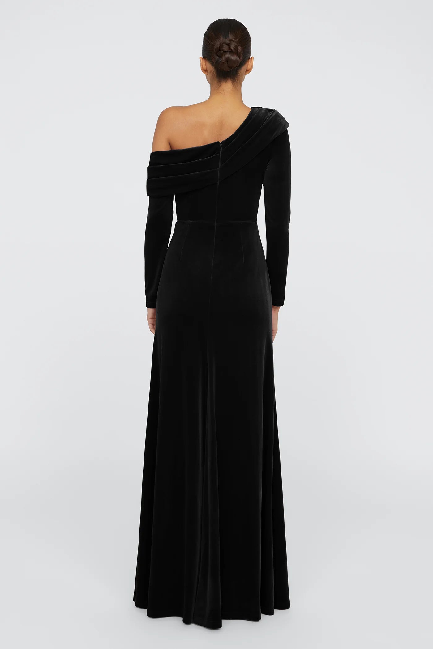 Elegant Black Velvet One-Shoulder Off-The-Shoulder Long Sleeve Ruched Fitted Floor-Length Maxi Dress Prom Dress