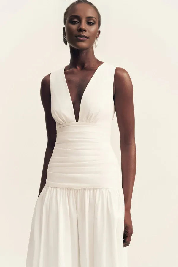 Elegant Ivory Sleeveless Deep V-Neck Ruched Bodice High Waist Pleated Maxi Dress with Pockets Prom Dress