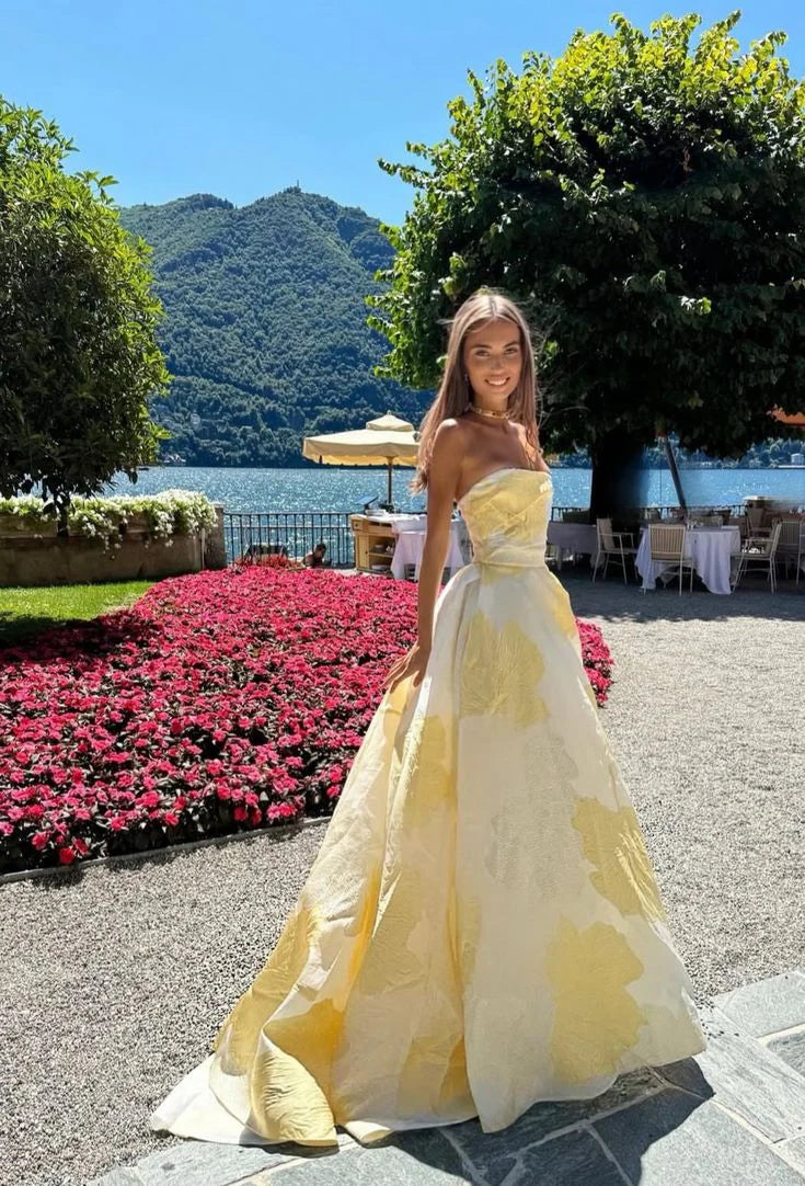 Elegant Pastel Yellow Crinkled Taffeta Strapless A-Line Train Maxi Dress Prom Dress