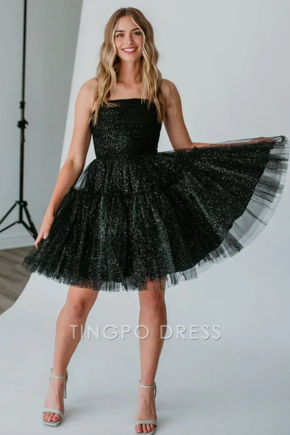 TingPo Wholesale Elegant Glitter Black A-Line Spaghetti Straps Lace Up Short Tulle Homecoming Dress formal wear dresses
