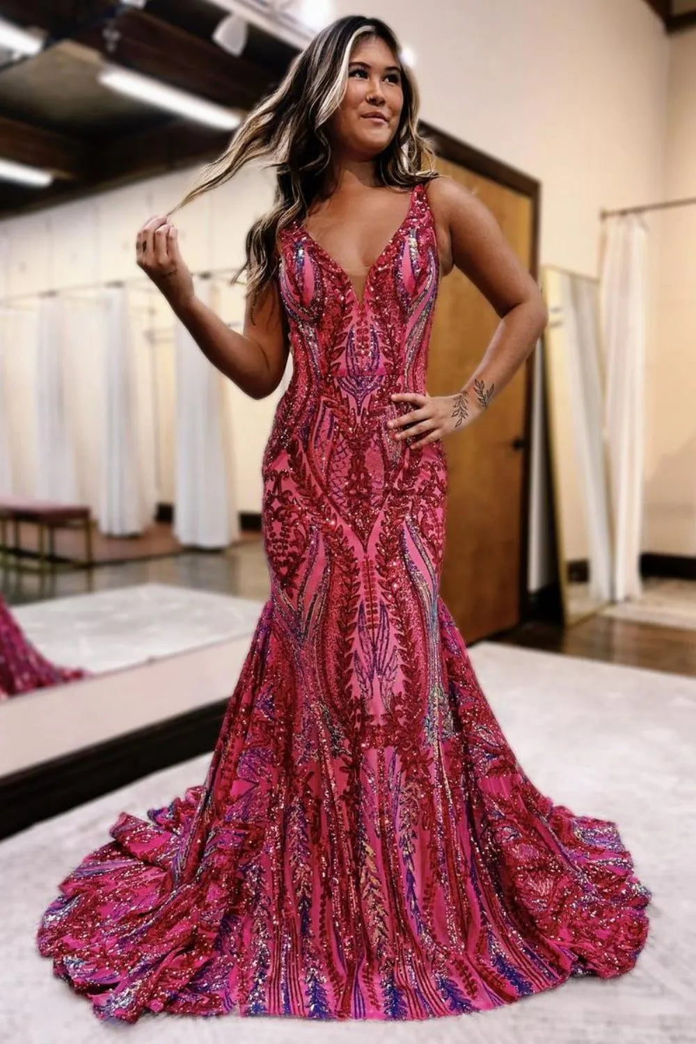 Wholesale Gorgeous Sparkly Mermaid V-Neck Long Prom Dress With Sequins
