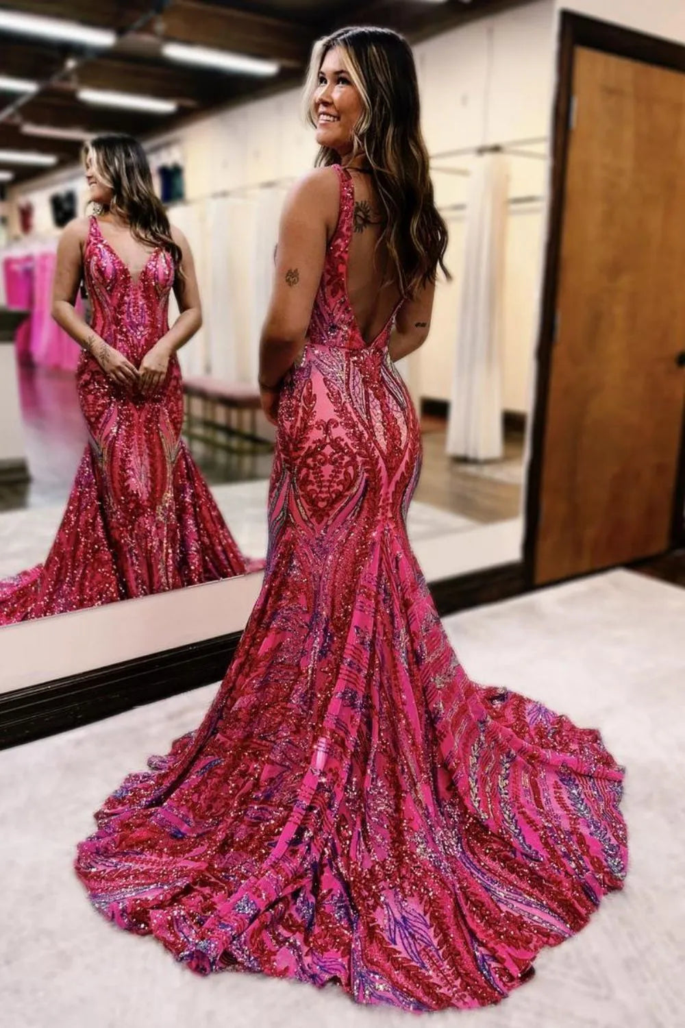 Wholesale Gorgeous Sparkly Mermaid V-Neck Long Prom Dress With Sequins