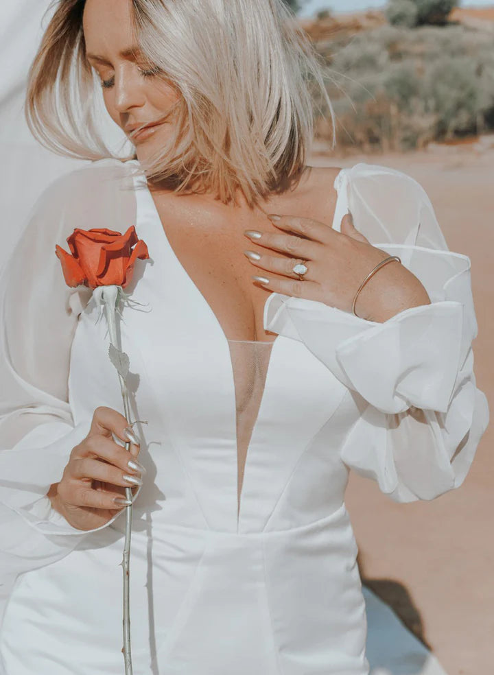 Wholesale Trumpet/Mermaid V-Neck Long Sleeves Plus Size Wedding Dress