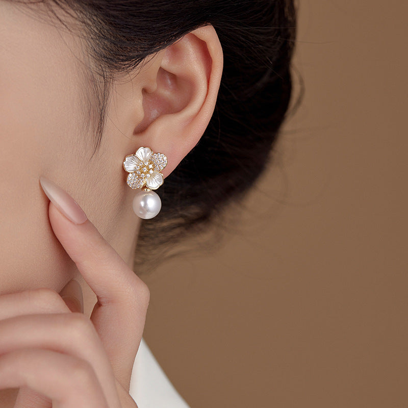 Wholesale Stud Earrings Fine Jewelry Classic Precious Flower Shape Cute Stylish Earrings Jewelry Gold For Gift Festival