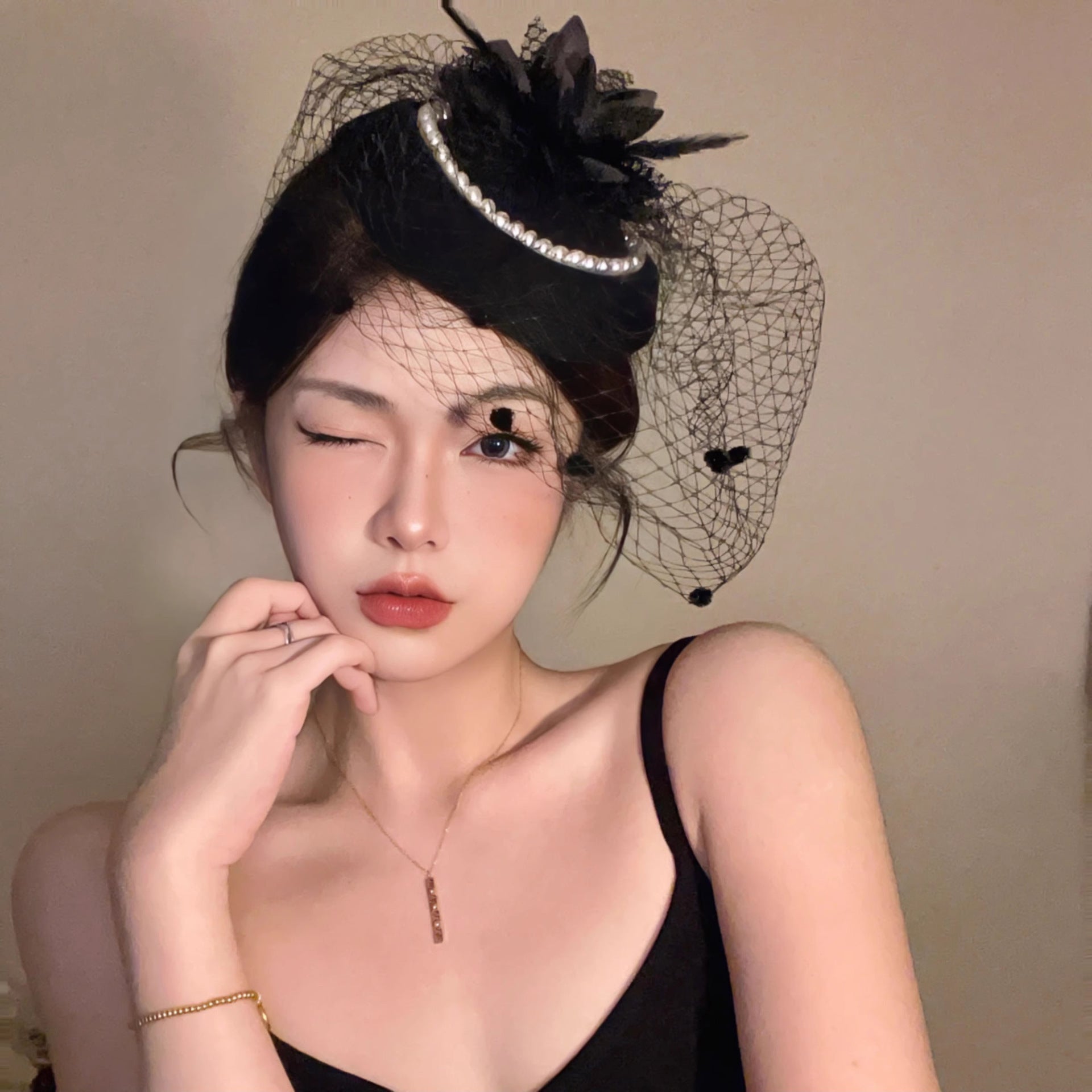 Wholesale Fascinators Hats Headwear 100% Wool Beret Hat Pillbox Hat Veil Hat Wedding Cocktail Elegant Wedding With Feather Tulle Headpiece Headwear