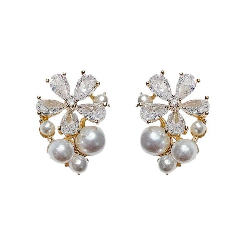 Wholesale Clear White Fine Jewelry Classic Floral Flower Cute Stylish Earrings Jewelry Gold For Wedding Party 1 Pair