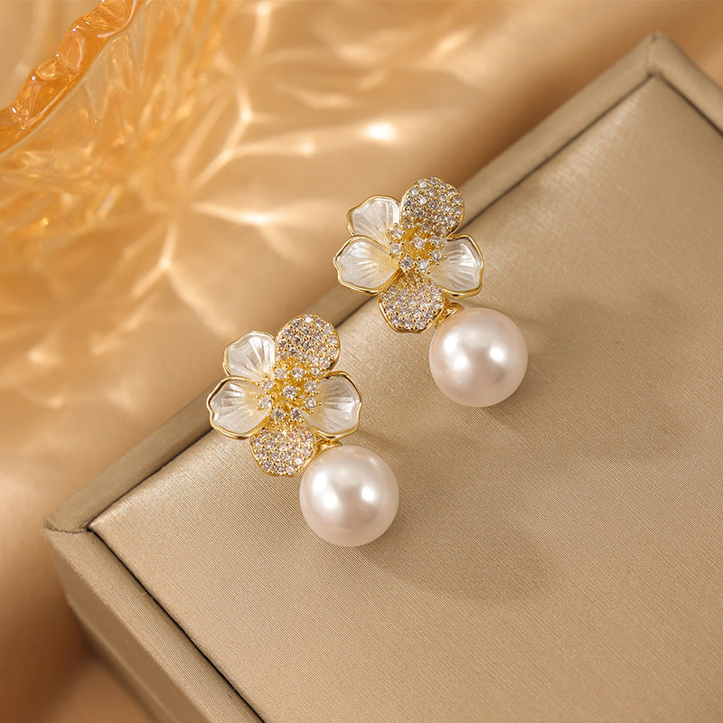 Wholesale Stud Earrings Fine Jewelry Classic Precious Flower Shape Cute Stylish Earrings Jewelry Gold For Gift Festival