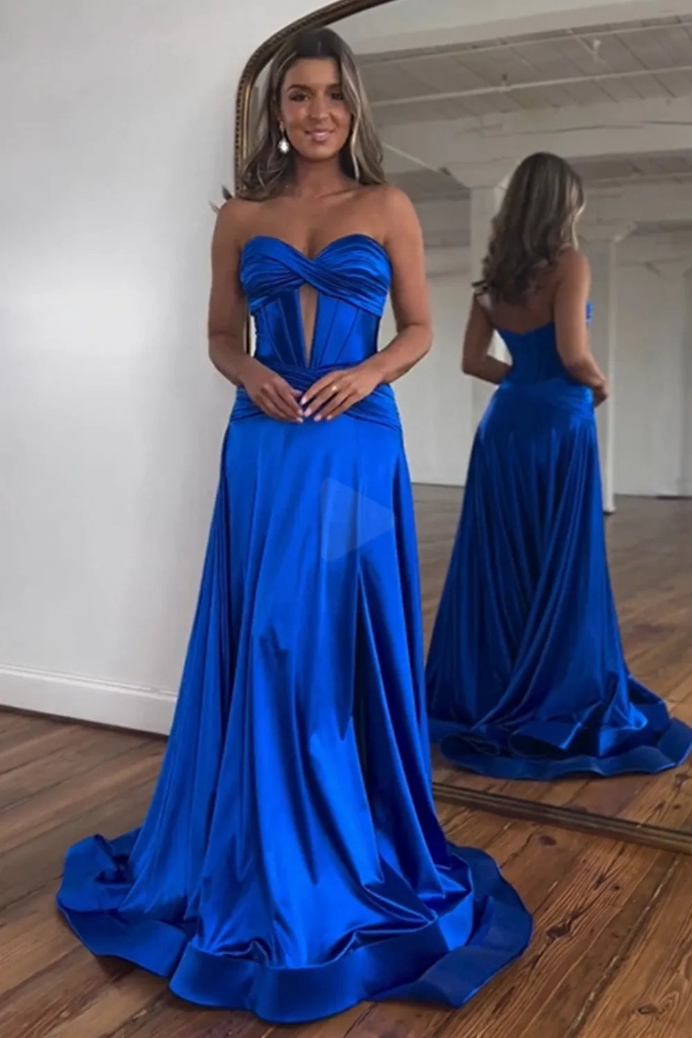 Wholesale Royal Blue Sweetheart Zipper Back Long Satin Prom Dress With Split long prom dresses with sleeves