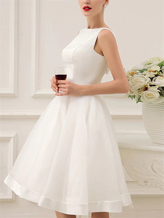 Wholesale A-Line/Princess Scoop Knee-Length Wedding Dress
