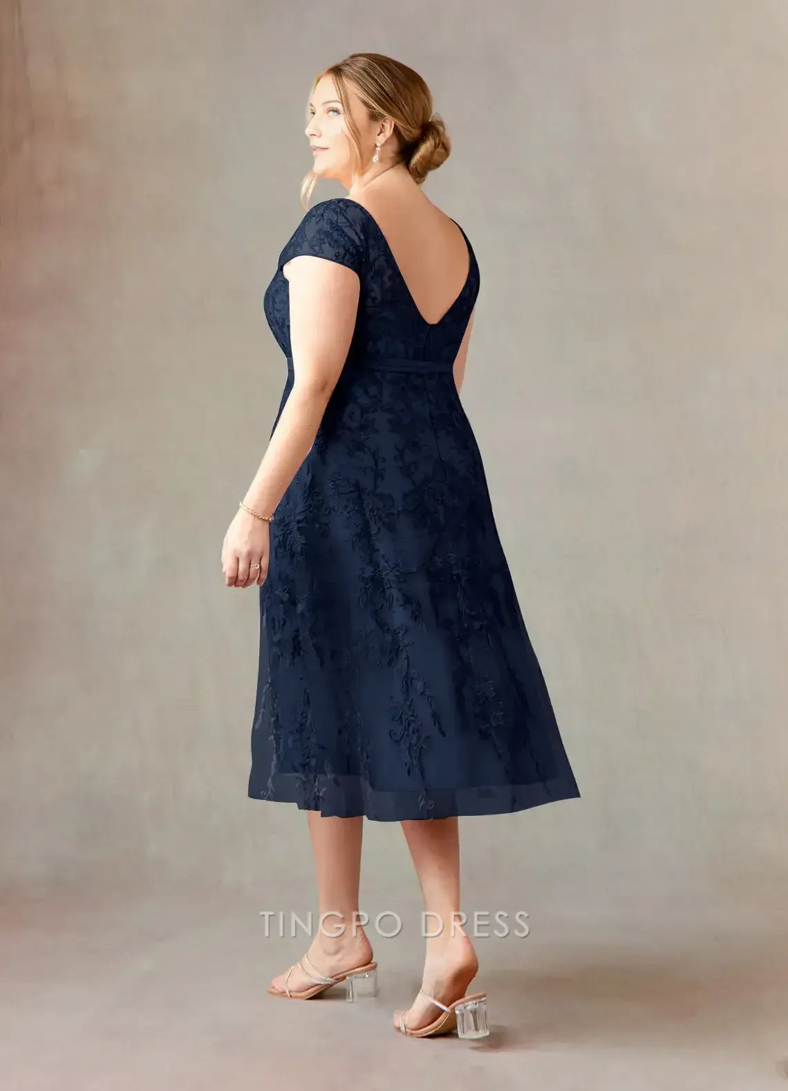 TingPo Wholesale Elegant Mother of the Bride Plus Size Dresses Dark Navy A-Line Scoop Lace Tulle Dress Dress hot sale for ladies