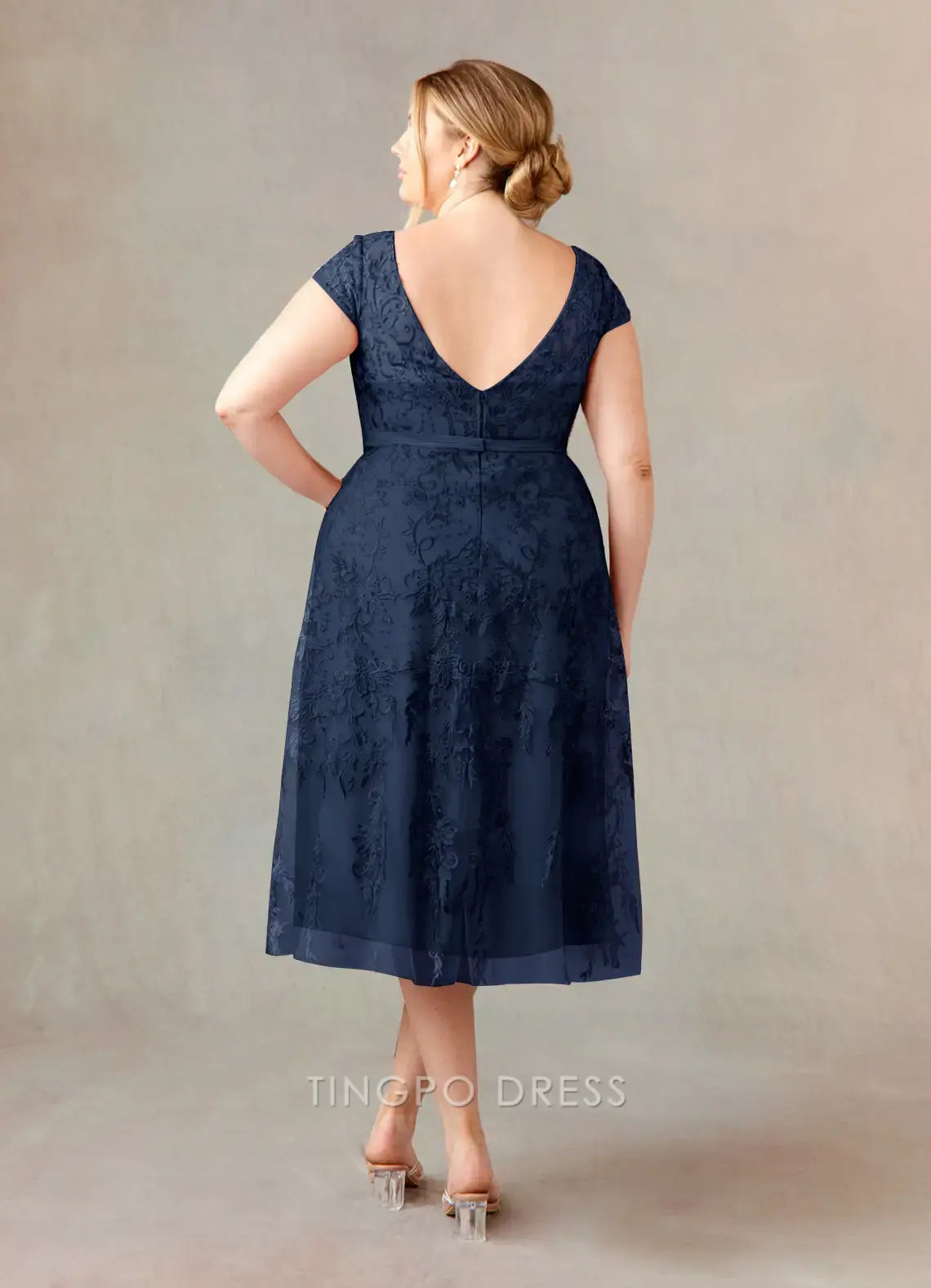 TingPo Wholesale Elegant Mother of the Bride Plus Size Dresses Dark Navy A-Line Scoop Lace Tulle Dress Dress hot sale for ladies