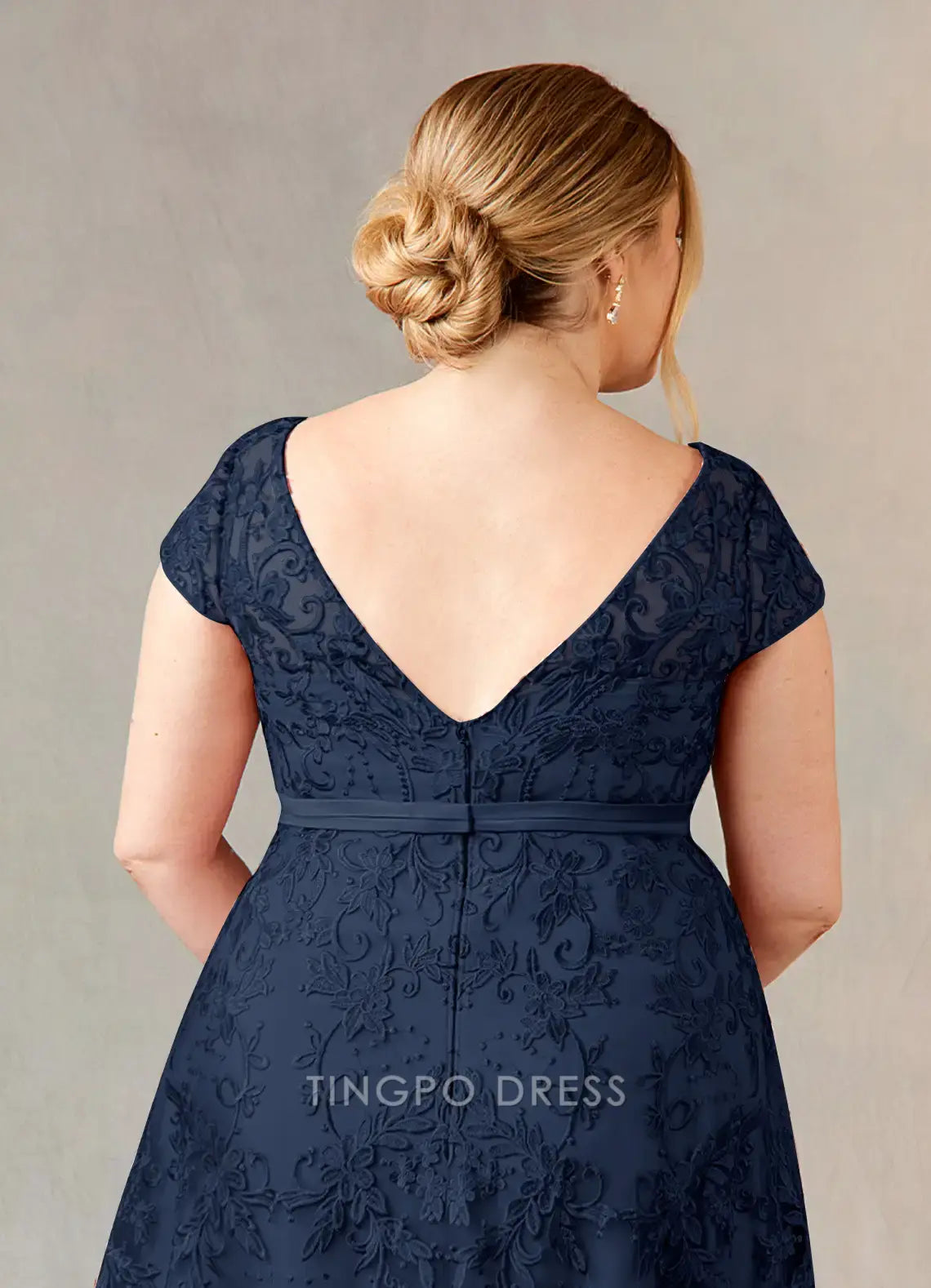 TingPo Wholesale Elegant Mother of the Bride Plus Size Dresses Dark Navy A-Line Scoop Lace Tulle Dress Dress hot sale for ladies