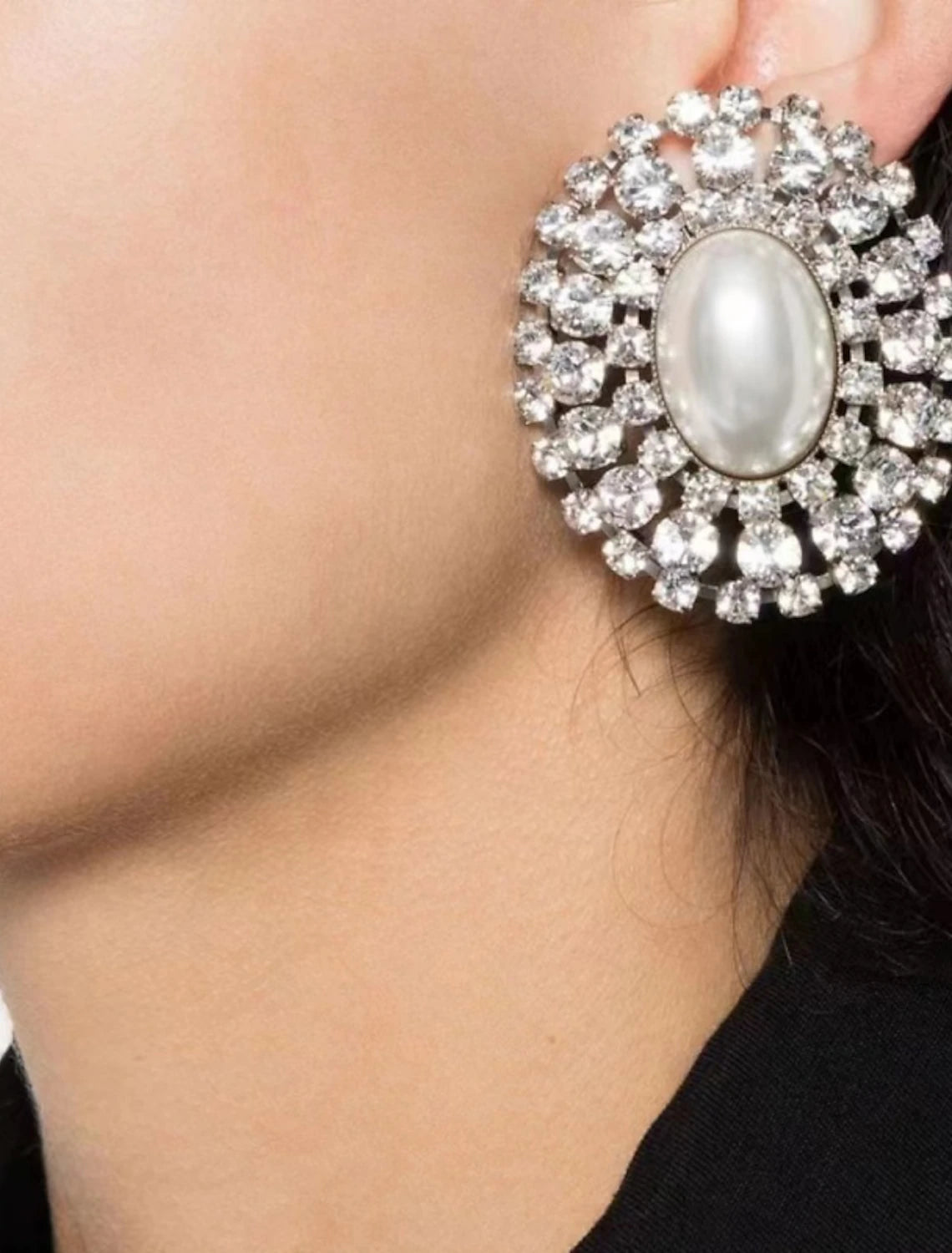 Wholesale Women's Clear White Stud Earrings Fine Jewelry Classic Precious Stylish Trendy Earrings Jewelry Silver / Gold For Party Gift 1 Pair