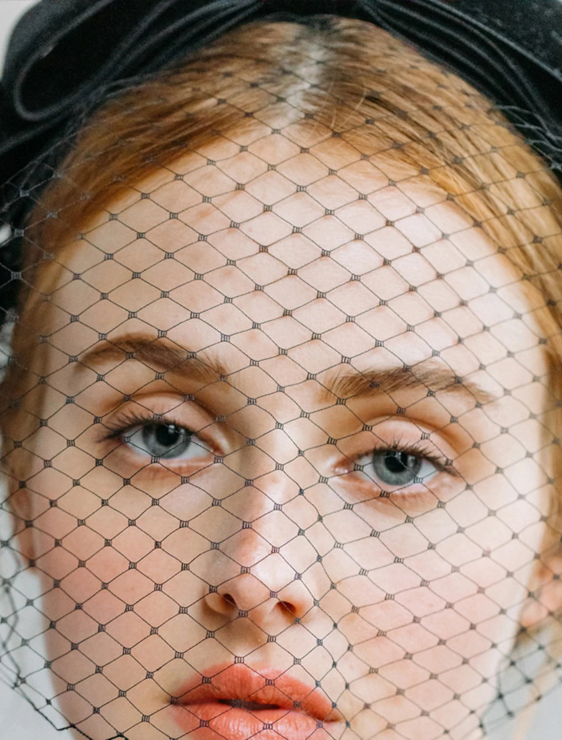 Wholesale One-tier Simple / Vintage Wedding Veil Blusher Veils / Birdcage Veils with Pure Color Tulle