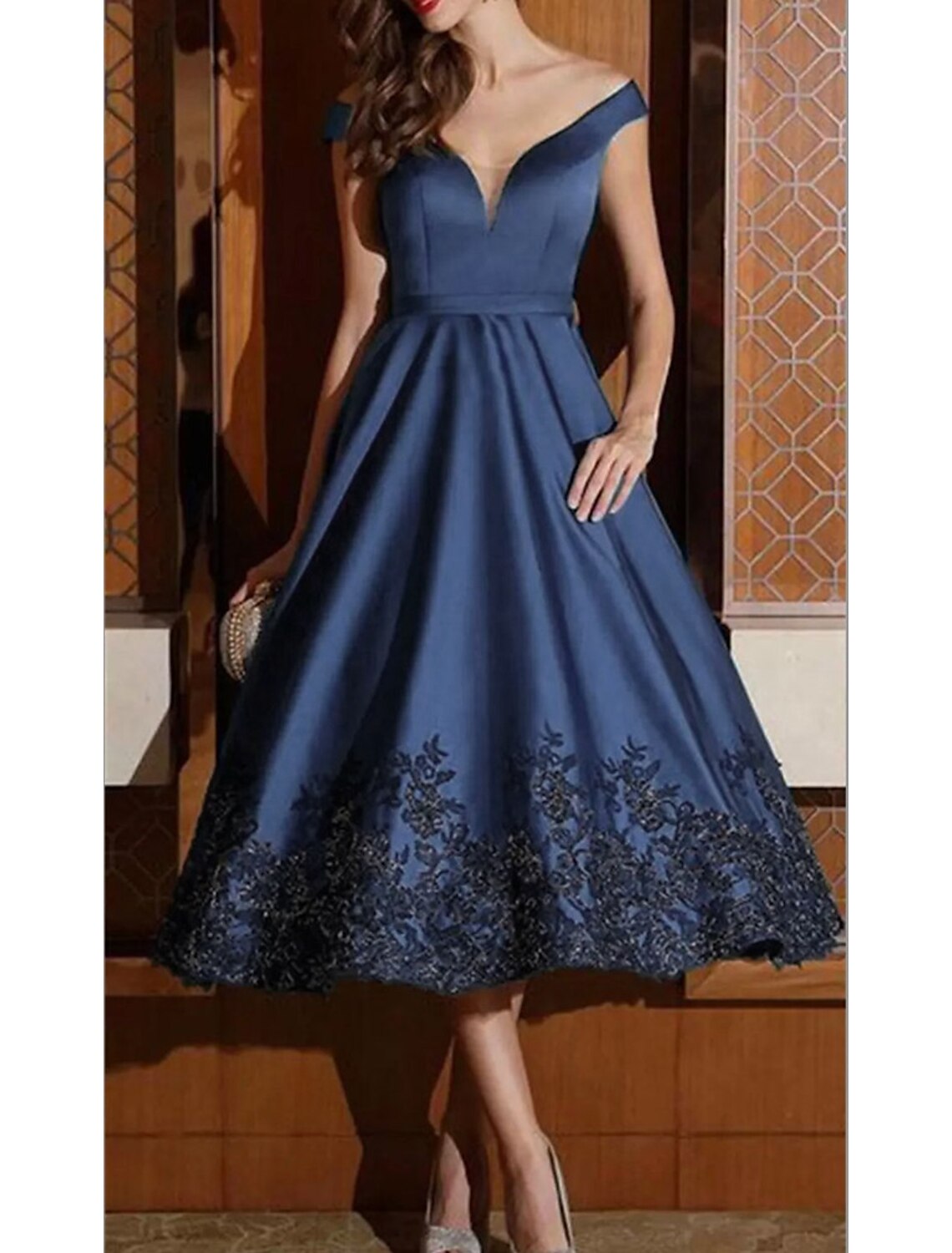 Wholesale A-Line Cocktail Dresses Elegant Dress Formal Wedding Guest Tea Length Sleeveless V Neck Satin with Appliques