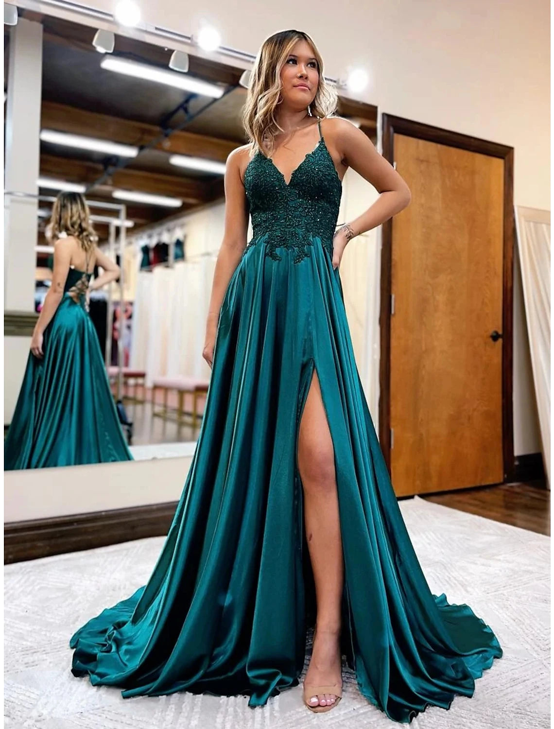 Wholesale  A-Line Prom Dresses Empire Dress Formal Wedding Party Court Train Sleeveless V Neck Satin Backless with Beading Appliques