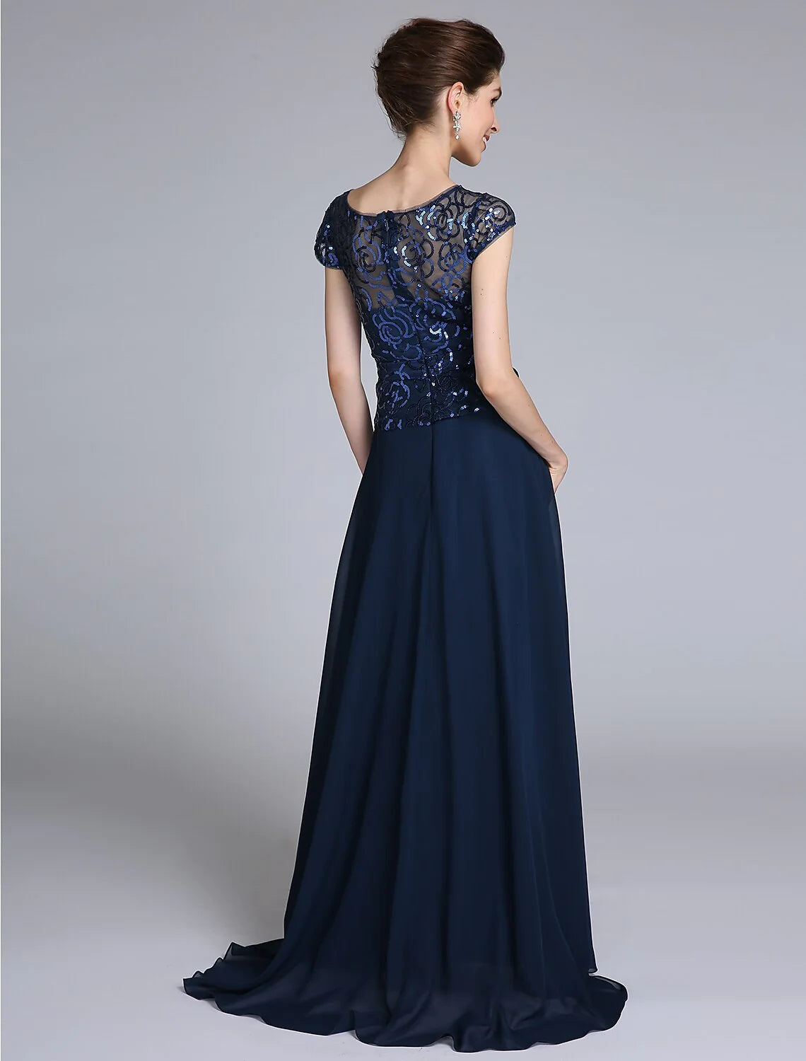 Wholesale Sheath / Column Mother of the Bride Dress Sparkle & Shine Scoop Neck Floor Length Chiffon Short Sleeve No with Sequin