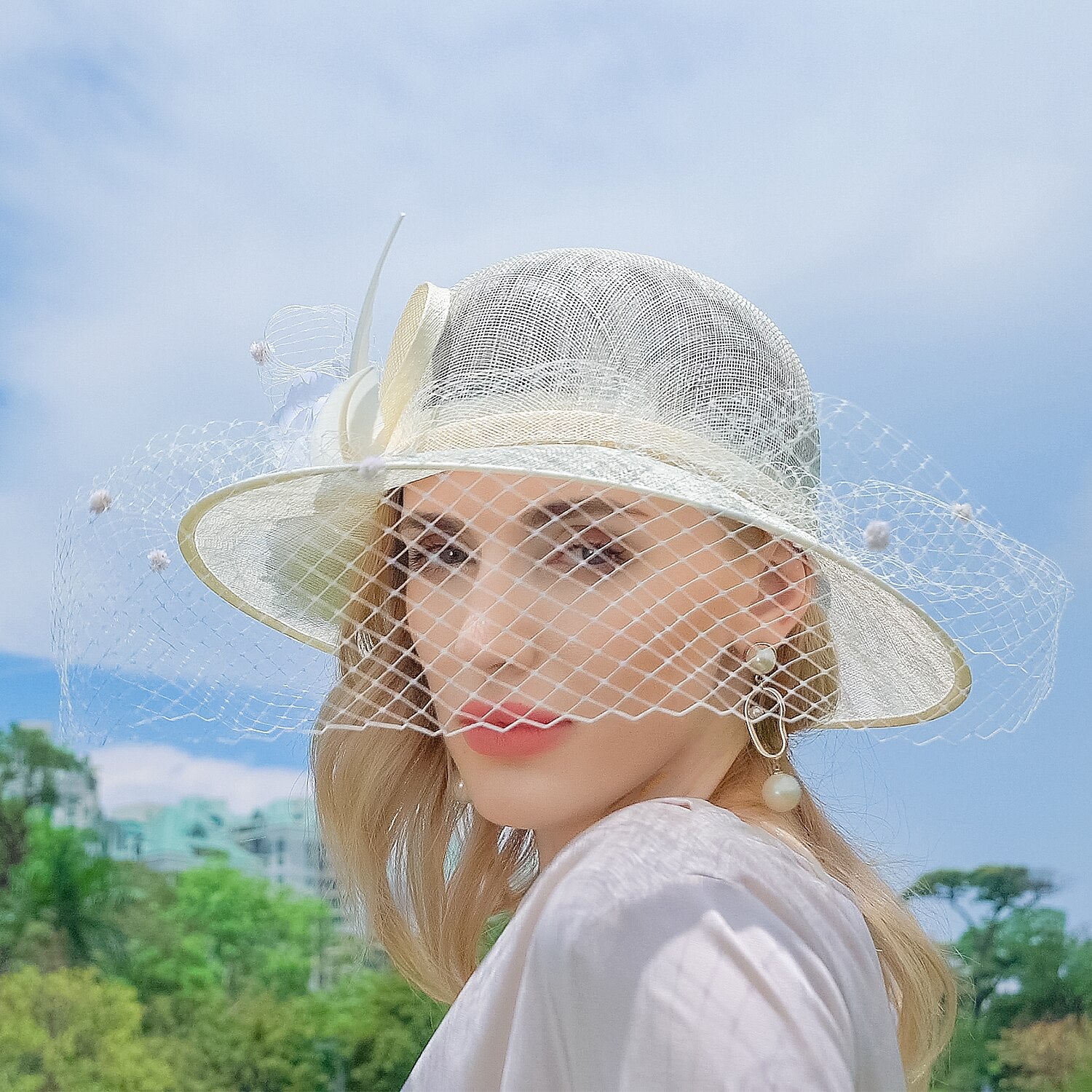 Wholesale Artistic / Retro Elegant Sinamay / Abaca Fascinators / Hats with Feather / Flower / Tulle 1PC Fall Wedding / Party / Evening / Melbourne Cup Headpiece