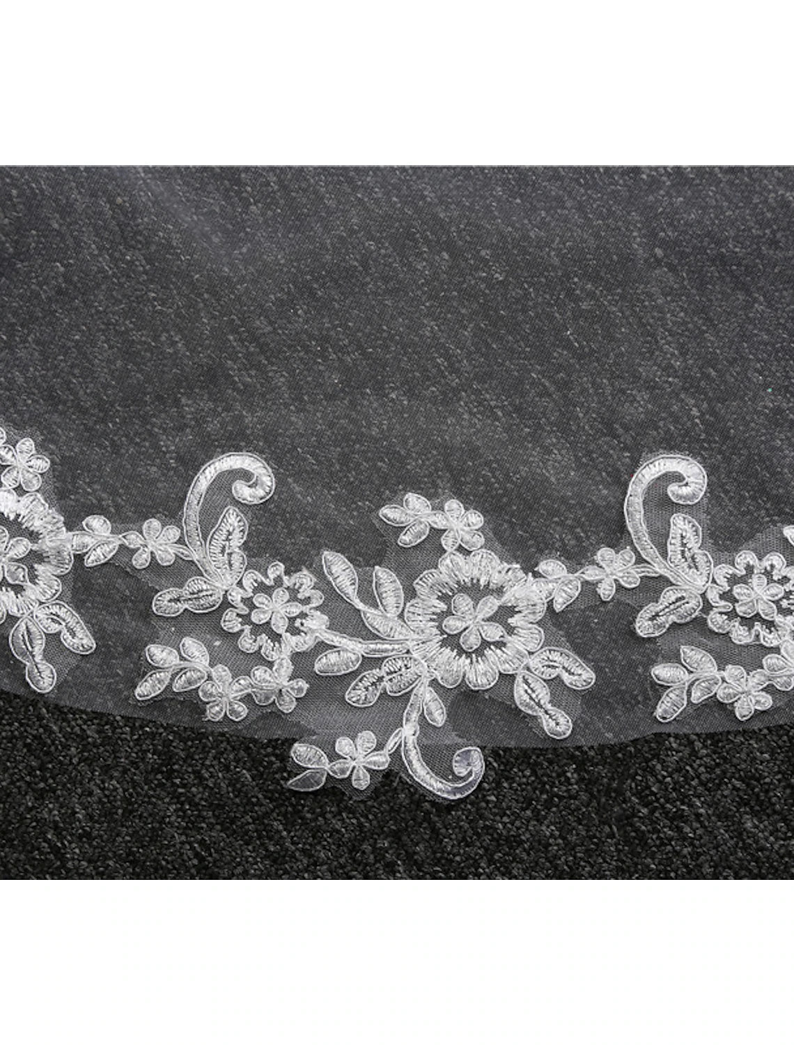 Wholesale Two-tier Lace Wedding Veil Cathedral Veils with Appliques 118.11 in (300cm) Tulle