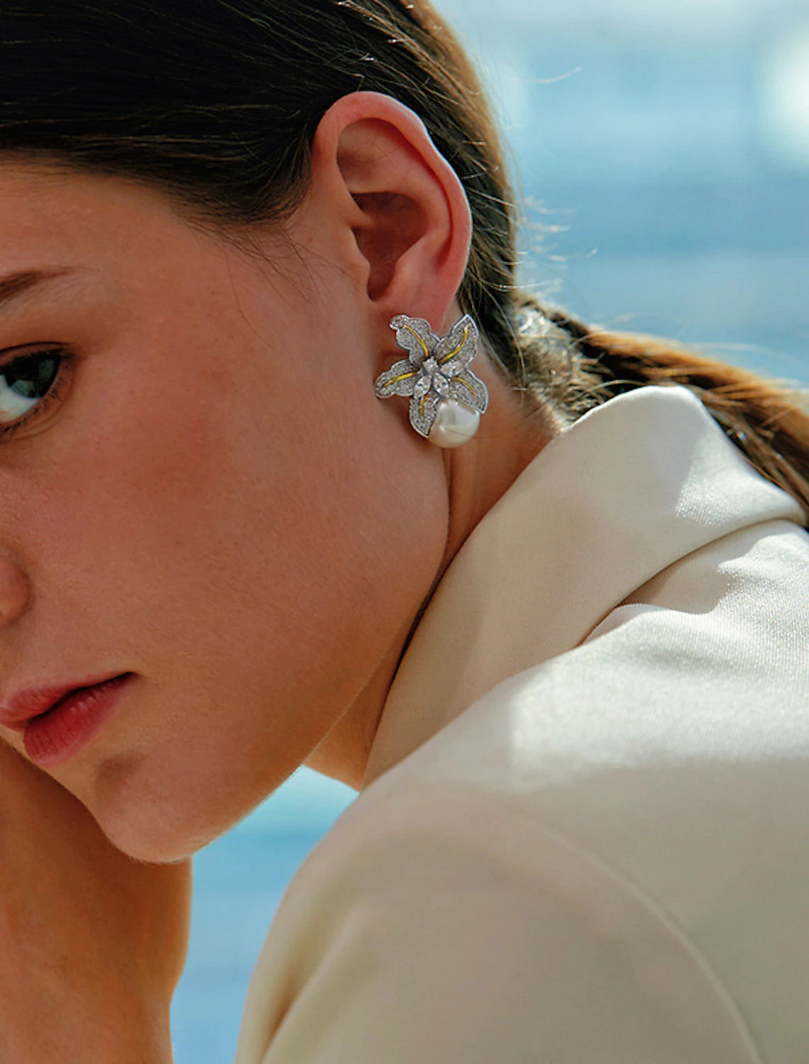 Wholesale Women's Pearl Stud Earrings Fine Jewelry Classic Precious Petal Personalized Stylish Earrings Jewelry Gold / White For Gift Festival 1 Pair