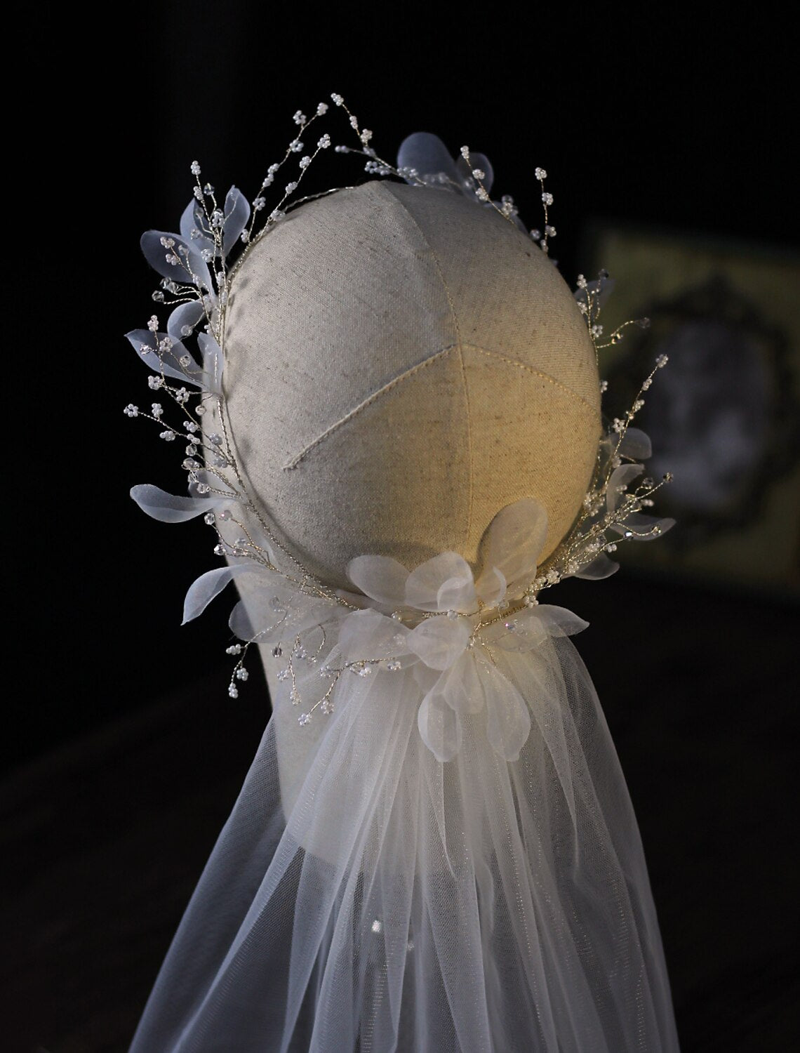 Wholesale One-tier Flower Style / Floral Wedding Veil Shoulder Veils with Pendant / Solid Tulle / Classic