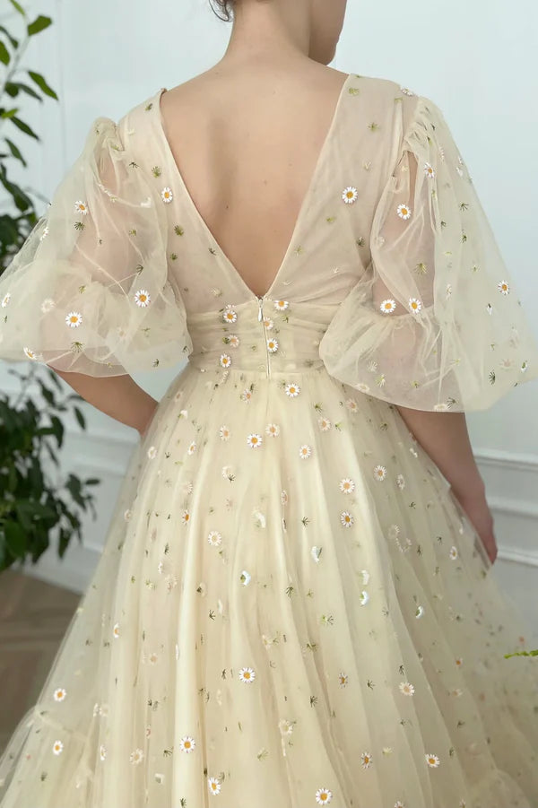 Wholesale Champagne V-Neck Lace Short Prom Dress Cute Puff Sleeves Party Dress with Pockets