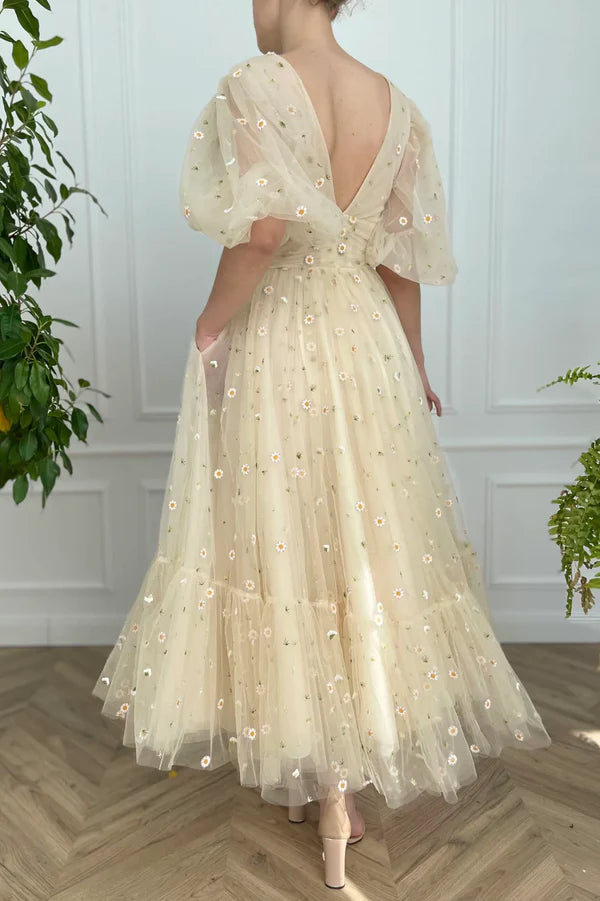 Wholesale Champagne V-Neck Lace Short Prom Dress Cute Puff Sleeves Party Dress with Pockets