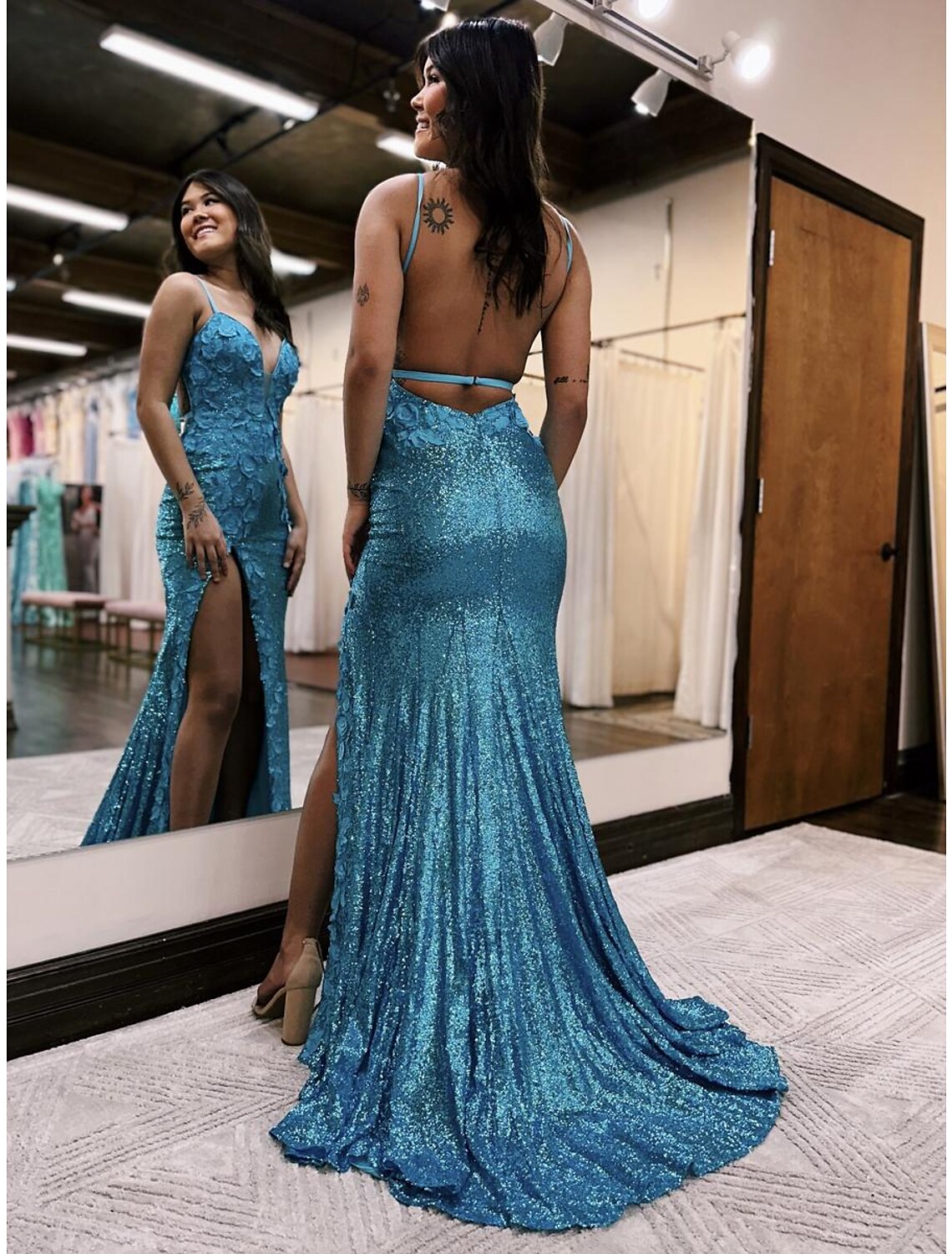 Wholesale  Mermaid / Trumpet Prom Dresses Sparkle & Shine Dress Formal Wedding Party Sweep / Brush Train Sleeveless V Neck Sequined Backless with Sequin Appliques