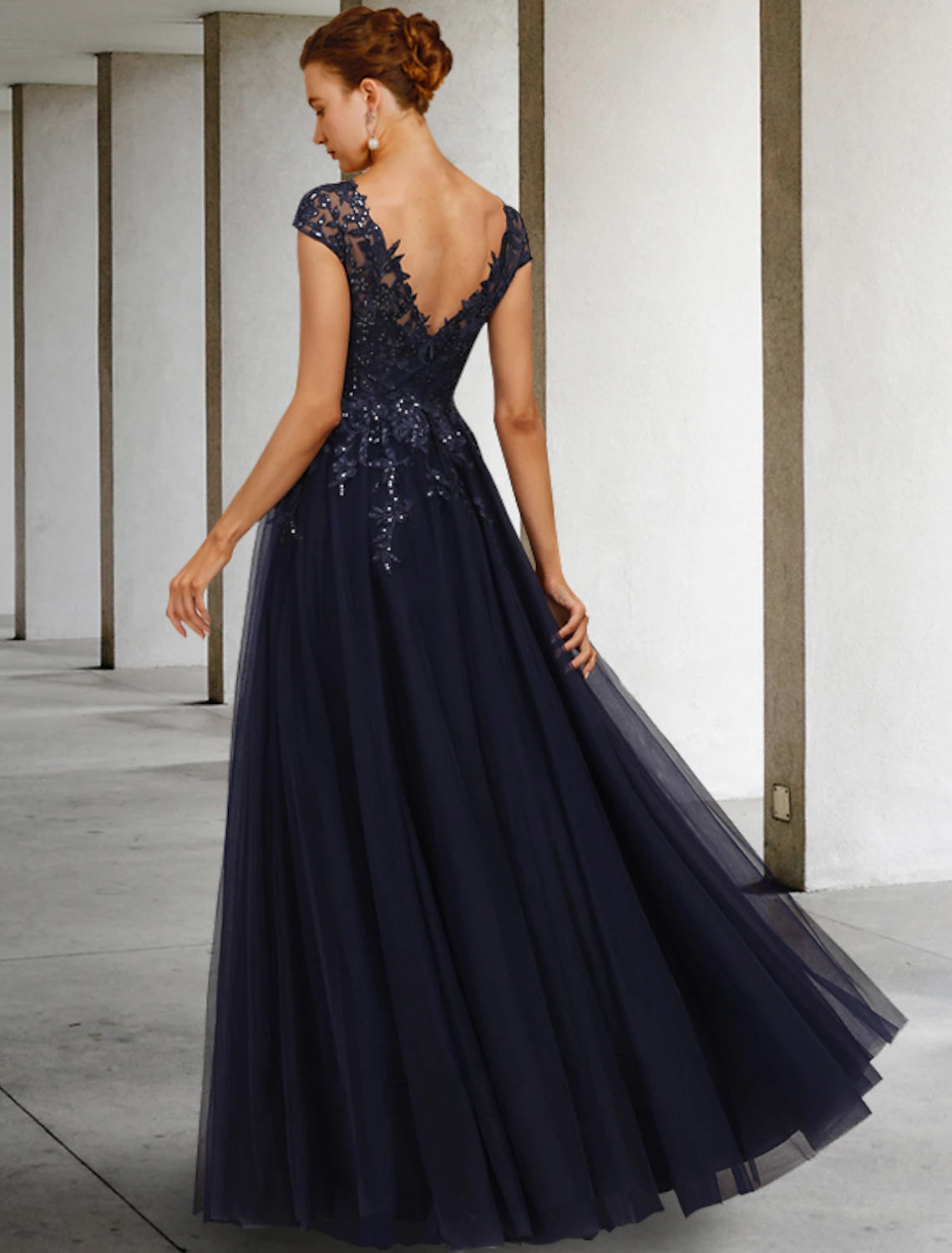 Wholesale  A-Line Mother of the Bride Dress Vintage Elegant V Neck Floor Length Tulle Sequined Cap Sleeve with Sequin Appliques