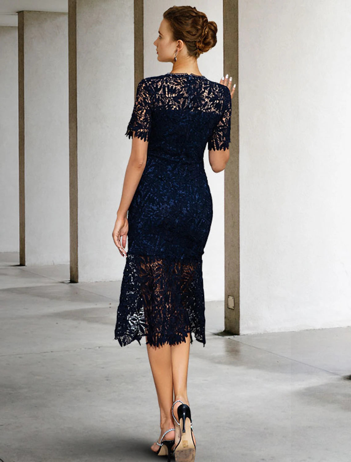 Wholesale  Sheath / Column Mother of the Bride Dress Simple Elegant High Low Jewel Neck Knee Length Lace Short Sleeve with Appliques Solid