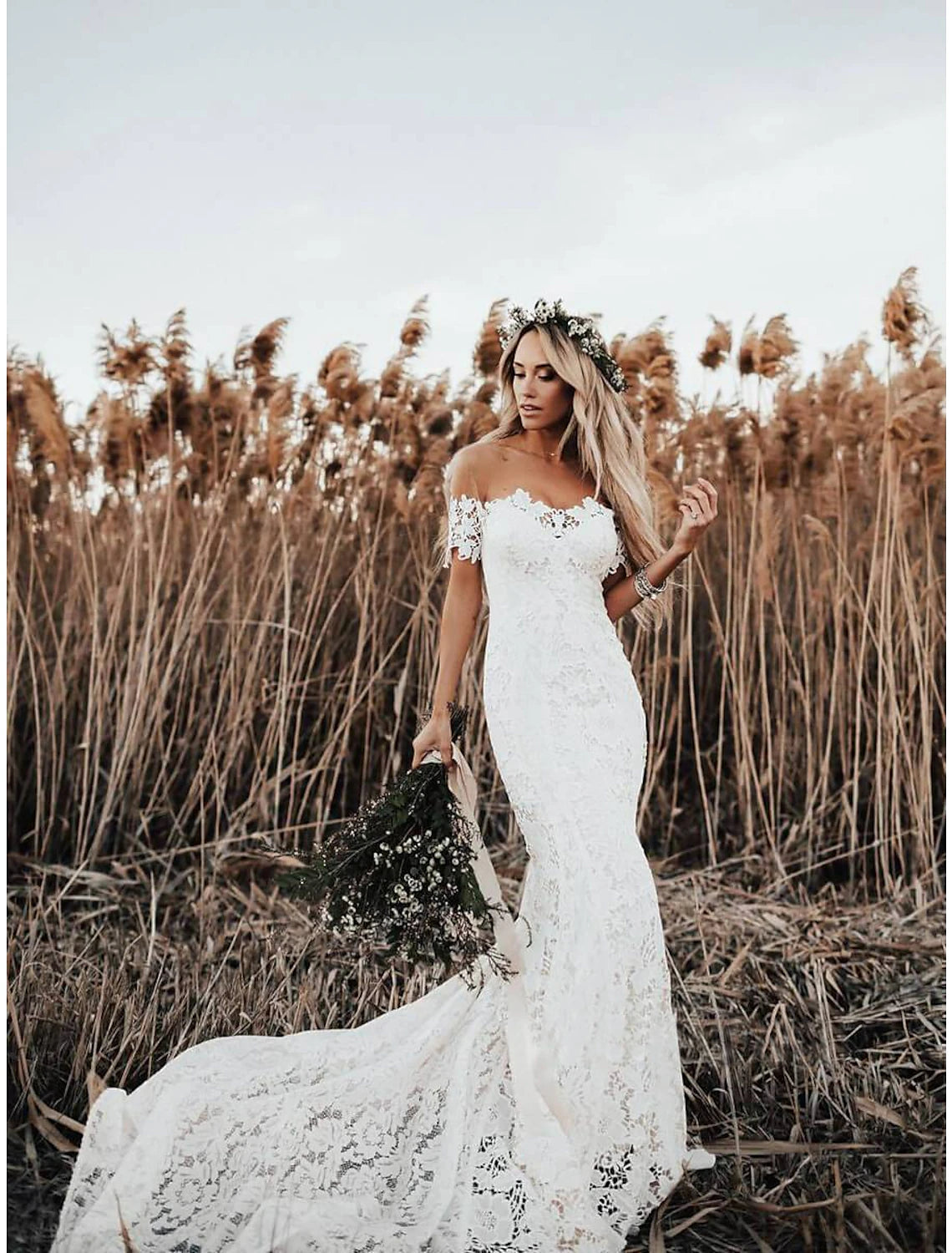 Wholesale  Beach Boho Wedding Dresses Mermaid / Trumpet Off Shoulder Cap Sleeve Chapel Train Lace Bridal Gowns With Appliques Solid