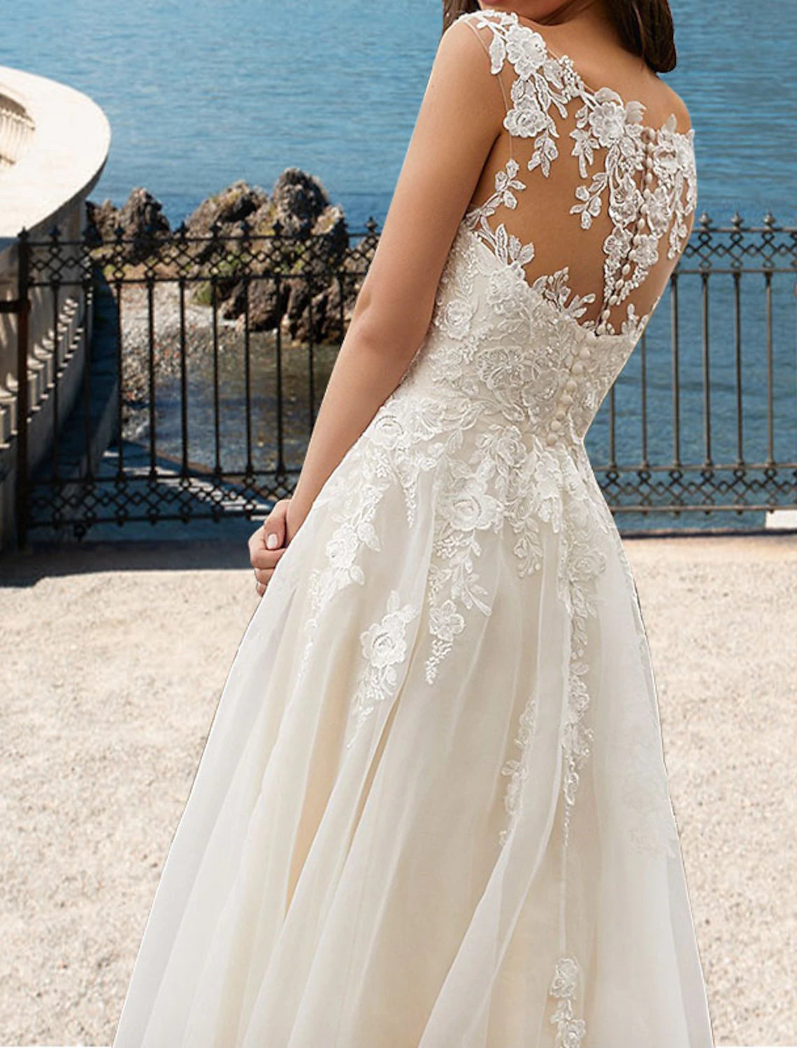 Wholesale Beach Open Back Wedding Dresses A-Line V Neck Sleeveless Court Train Lace Bridal Gowns With Appliques