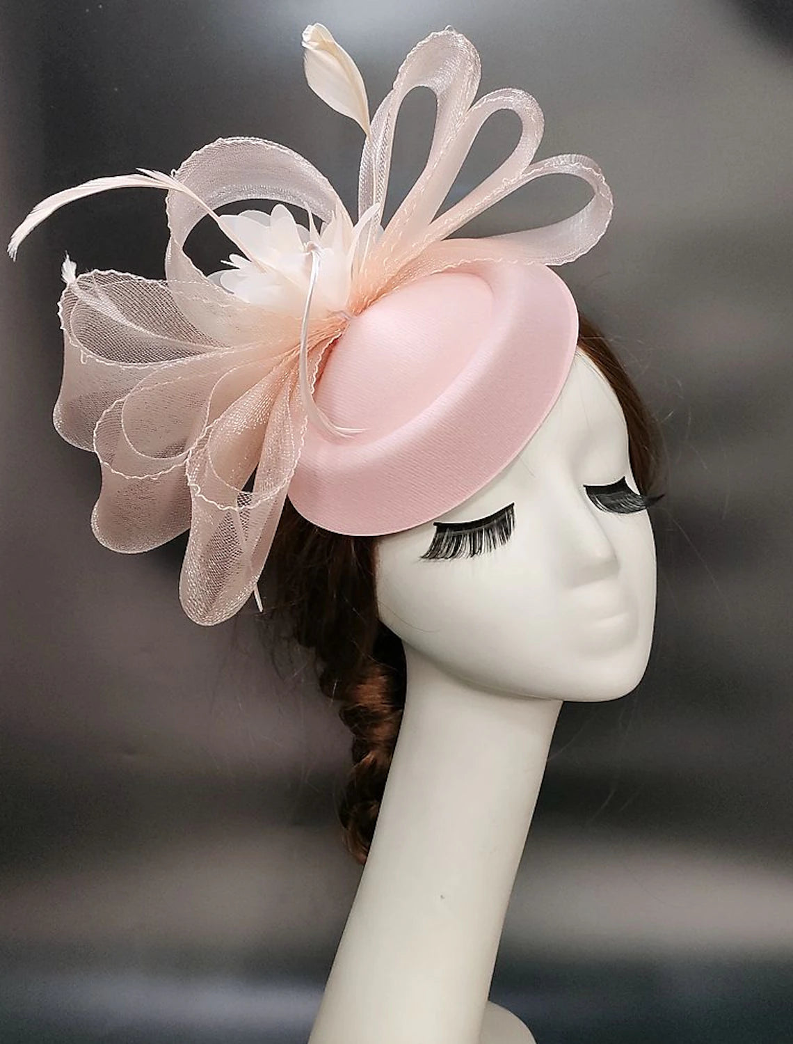 Wholesale Fascinators Kentucky Derby Hat Feathers Net Pillbox Hat Ladies Day Melbourne Cup Cocktail Royal Astcot Headpieces With Feather Cap Headpiece Headwear