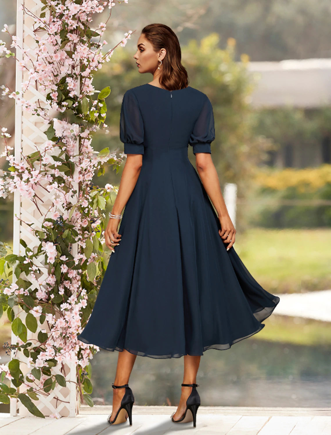 Wholesale  Sheath / Column Mother of the Bride Dress Minimalist Elegant V Neck Tea Length Satin Short Sleeve with Ruching