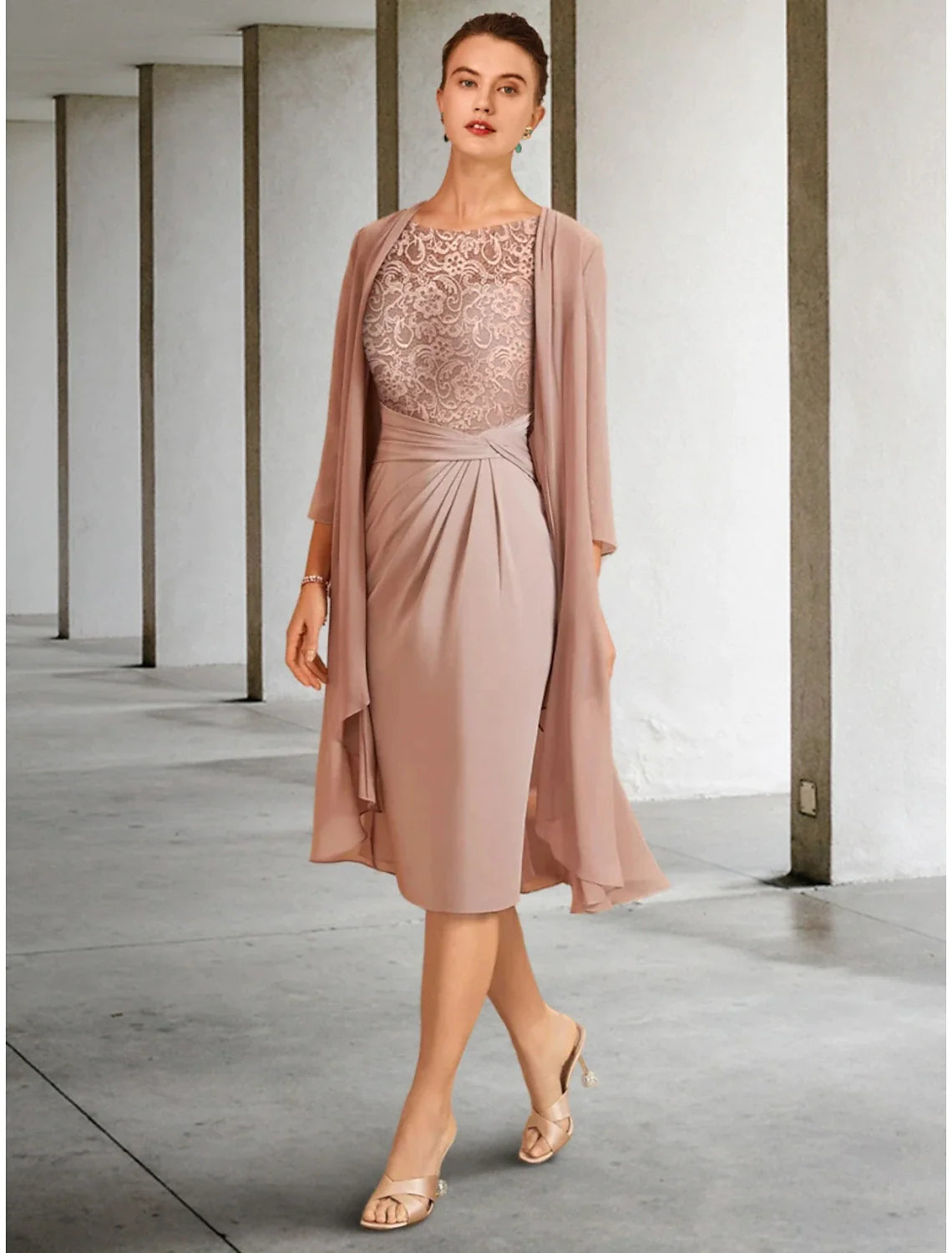 Wholesale A-Line Mother of the Bride Dress Wedding Guest Elegant Petite Scoop Neck Knee Length Chiffon 3/4 Length Sleeve with Lace Ruching Solid Color