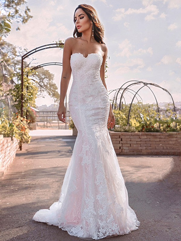 Wholesale Trumpet/Mermaid Sweetheart Sleeveless Lace Applique Sweep/Brush Train Wedding Dresses