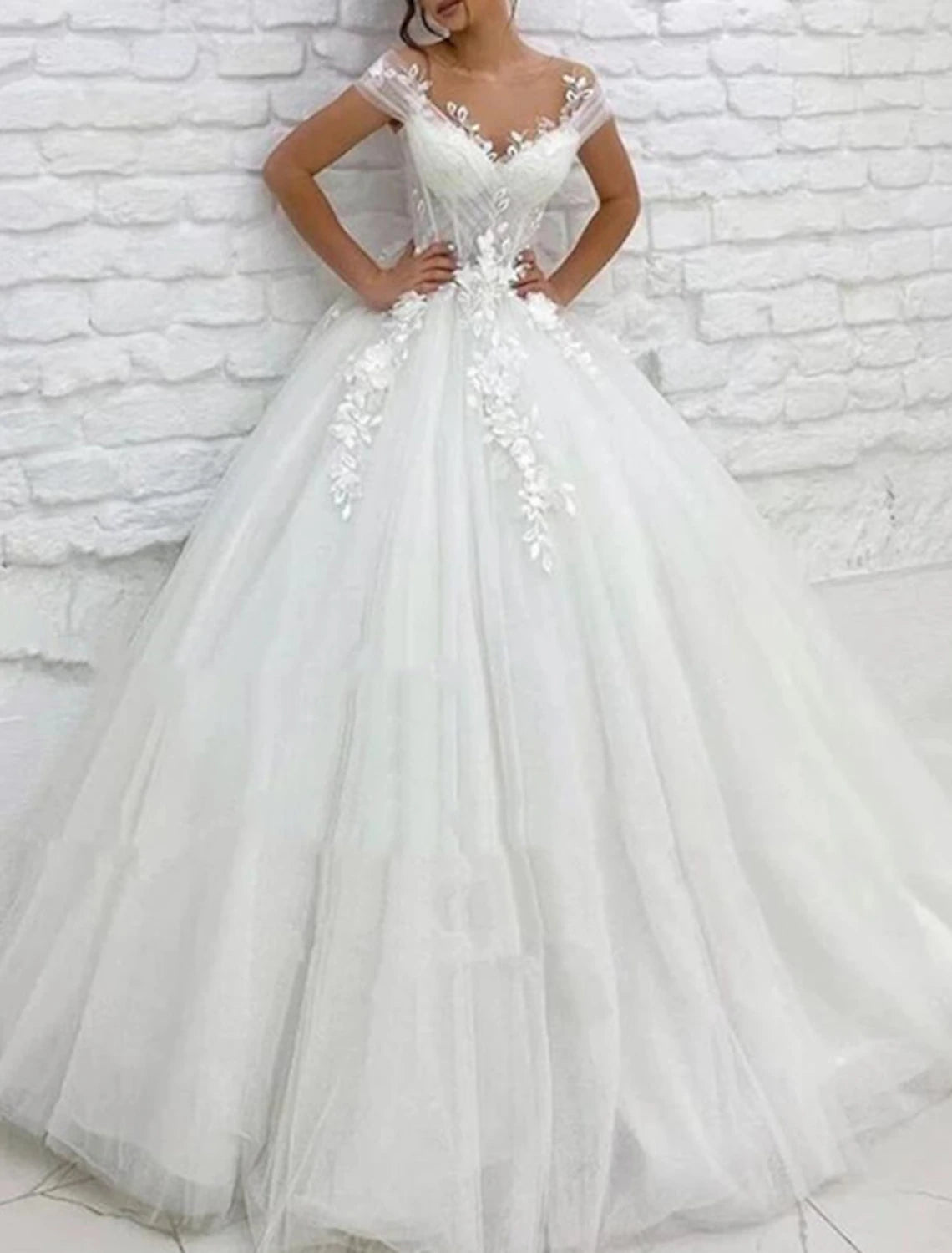 Wholesale Formal Wedding Dresses Ball Gown V Neck Cap Sleeve Chapel Train Lace Bridal Gowns With Appliques