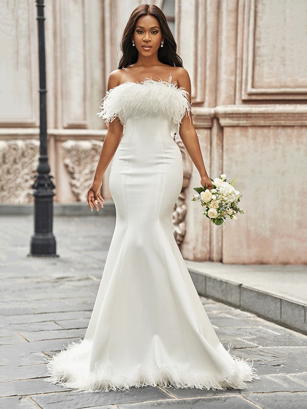 Wholesale Trumpet/Mermaid Strapless Stretch Crepe Feathers/Fur Sleeveless Sweep/Brush Train Wedding Dresses