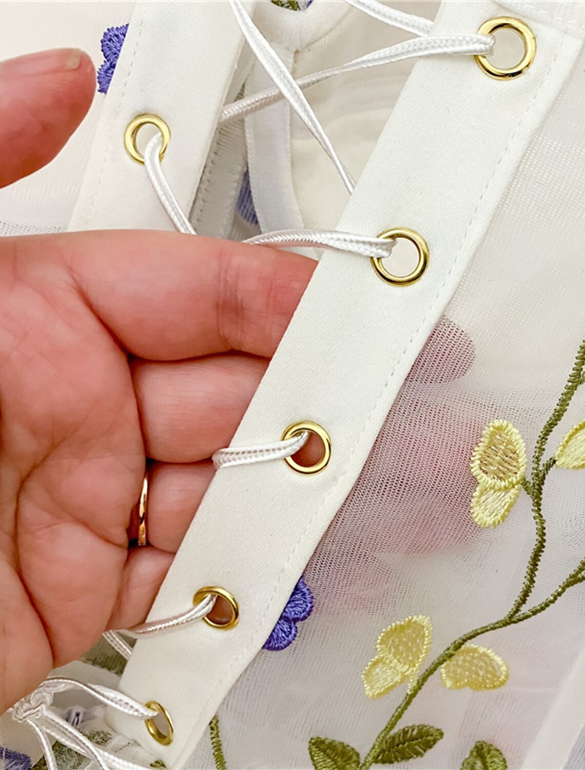 Wholesale A-Line Cocktail Dresses Floral Dress Wedding Guest Summer Knee Length Sleeveless Strapless Tulle with Appliques