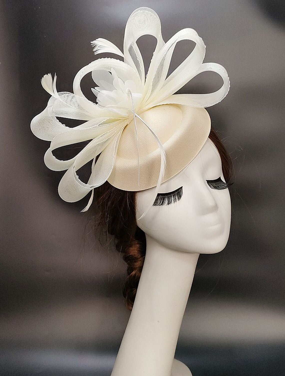 Wholesale Fascinators Kentucky Derby Hat Feathers Net Pillbox Hat Ladies Day Melbourne Cup Cocktail Royal Astcot Headpieces With Feather Cap Headpiece Headwear