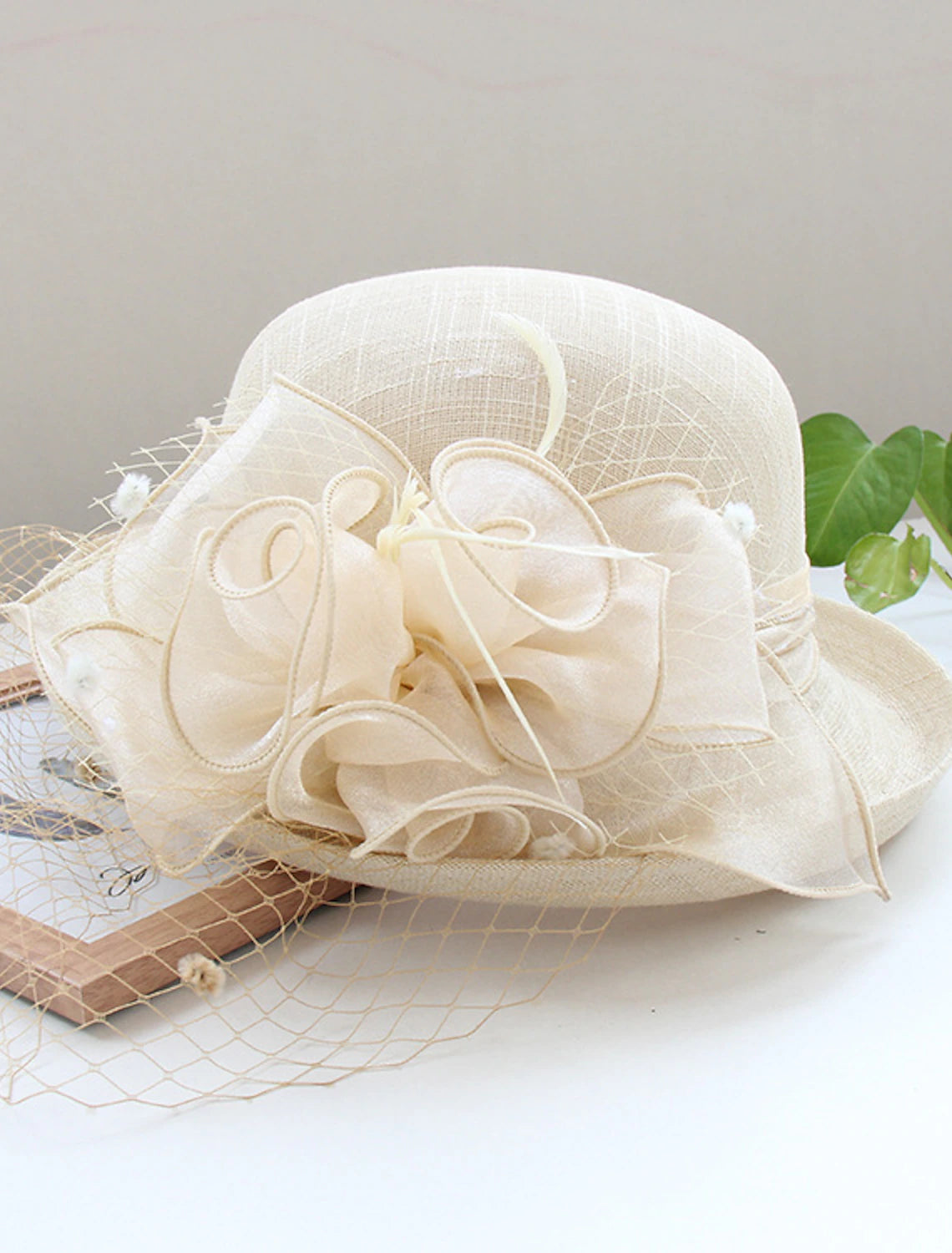 Wholesale Hats Headwear Polyester Organza Bucket Hat Straw Hat Sun Hat Casual Holiday Luxury Elegant With Feather Floral Headpiece Headwear