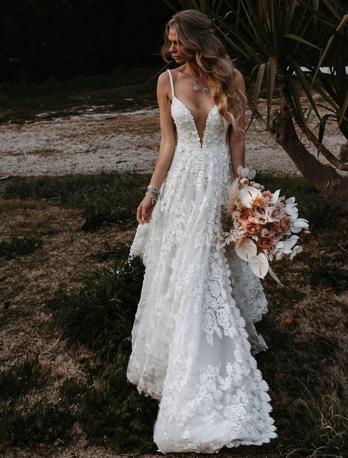 Wholesale  Beach Sexy Boho Wedding Dresses A-Line Sweetheart Camisole Spaghetti Strap Court Train Lace Outdoor Bridal Gowns With Appliques Split Front 2023 Summer Wedding Party, Women‘s Clothing