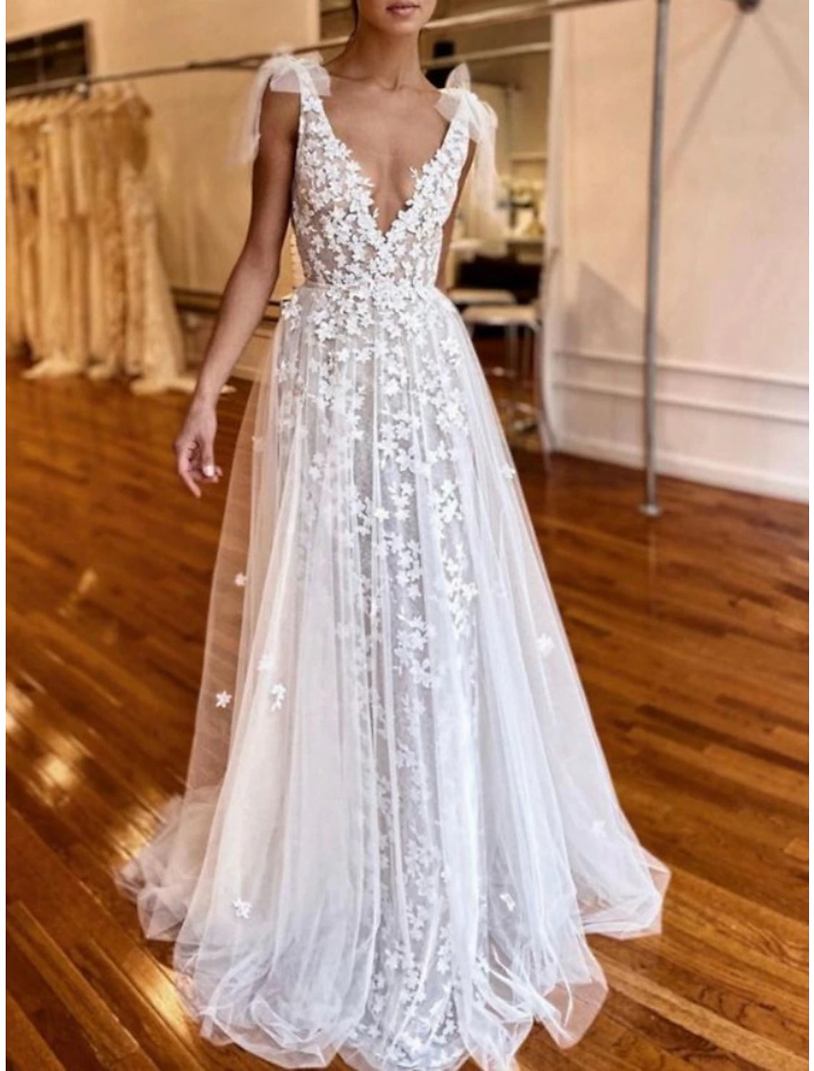 Wholesale Beach Formal Wedding Dresses A-Line V Neck Sleeveless Sweep / Brush Train Lace Bridal Gowns With Bow(s) Pleats