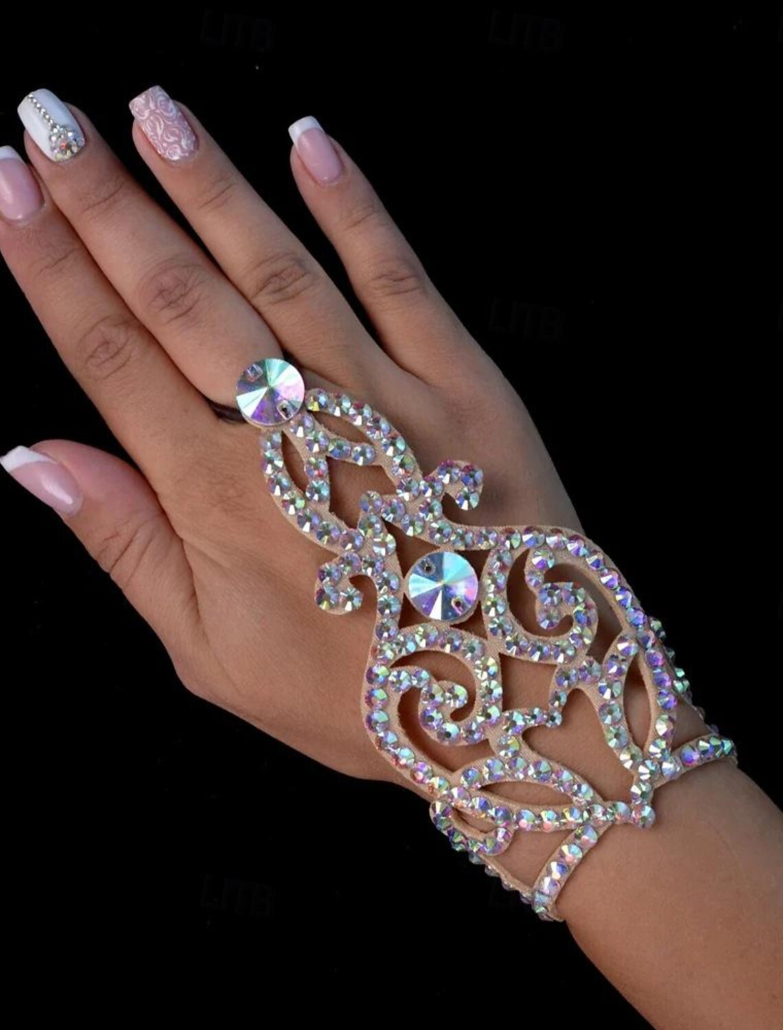 Wholesale Women's Ring Bracelet / Slave bracelet Geometrical Butterfly Precious Fashion Luxury Rhinestone Bracelet Jewelry Silver / Gold For Wedding Gift