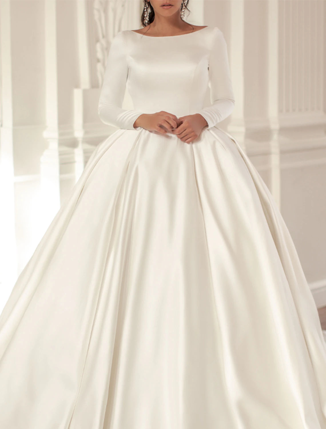 Wholesale Engagement Formal Fall Wedding Dresses Open Back Ball Gown Scoop Neck Long Sleeve Chapel Train Satin Bridal Gowns With Solid Color