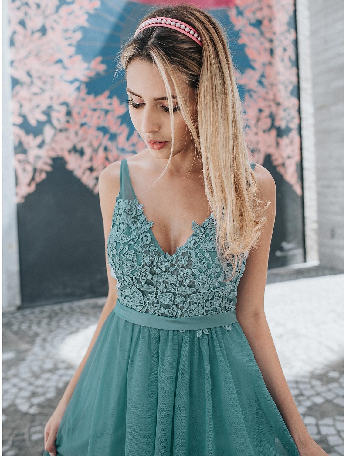 Wholesale  A-Line Empire Holiday Prom Dress V Neck V Back Sleeveless Floor Length Chiffon with Appliques