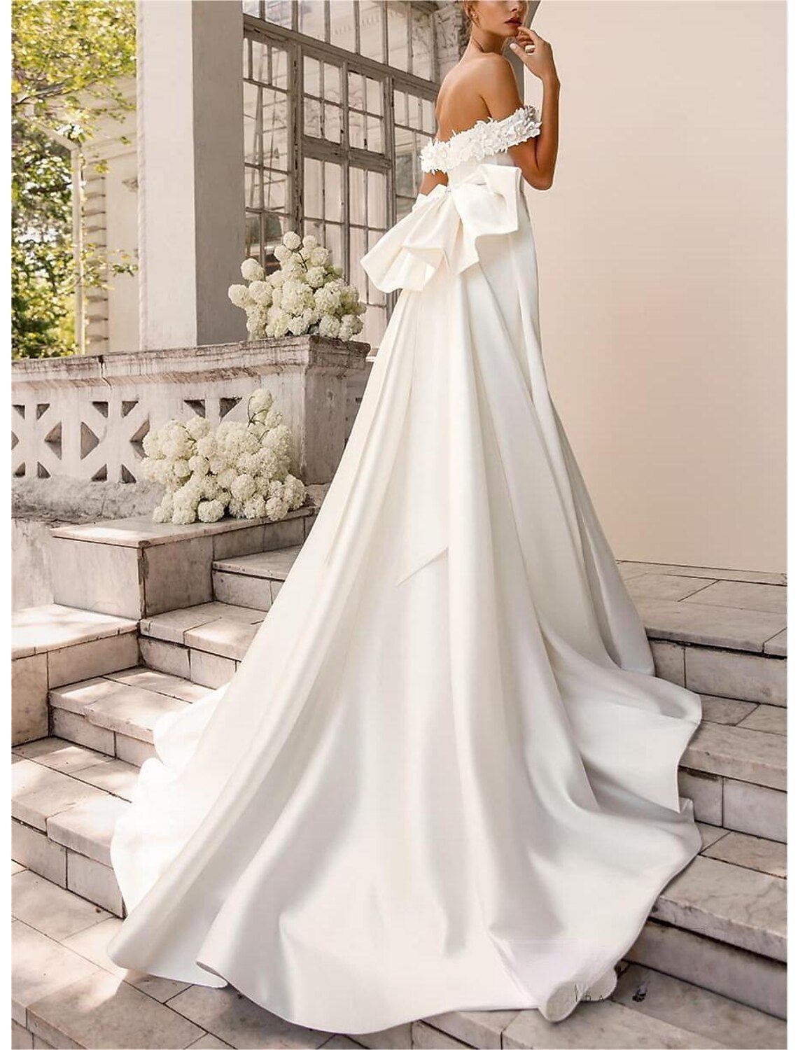 Wholesale Beach Formal Wedding Dresses Two Piece Square Neck Sleeveless Sweep / Brush Train Taffeta Bridal Gowns With Bow(s) Solid Color