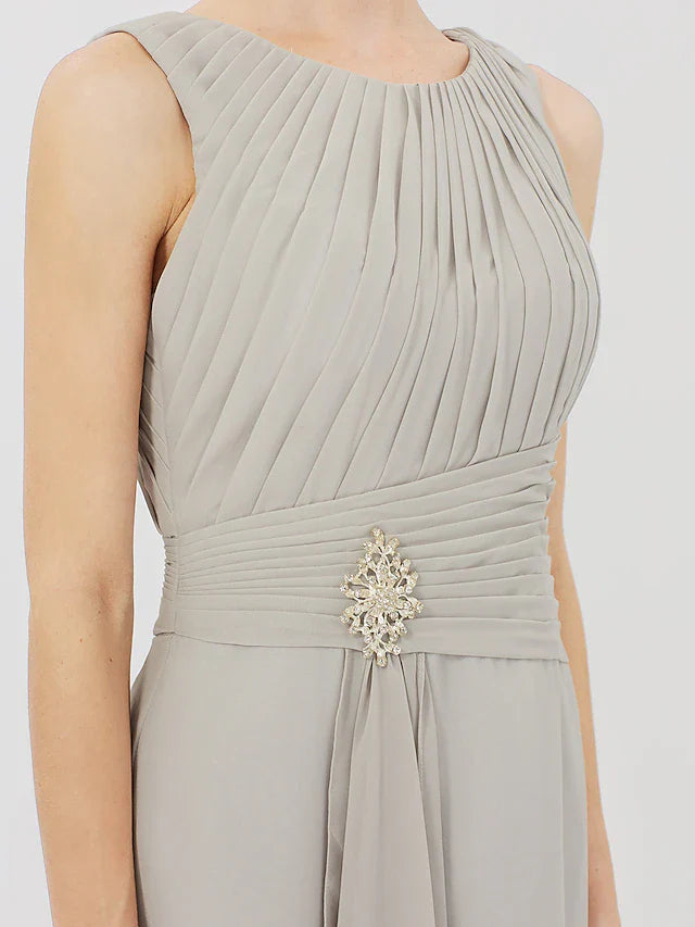 Wholesale Sheath / Column Mother of the Bride Dress Formal Classic & Timeless Elegant & Luxurious Convertible Dress Jewel Neck Knee Length Chiffon 3/4 Length Sleeve with Criss Cross Crystal Brooch